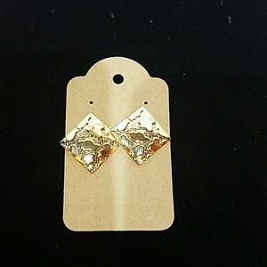 Post earrings gold nugget style